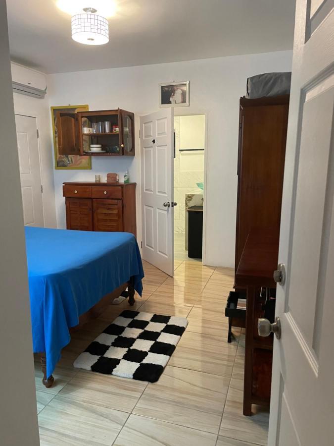 Centrally Located Room - 5 Port Antonio Exterior foto